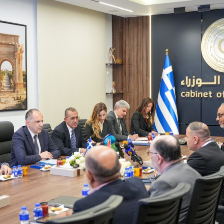 Ελλάδα–Λιβύη: Νέος γύρος για ΑΟΖ και ενίσχυση συνεργασίας μετά την επίσκεψη Γεραπετρίτη