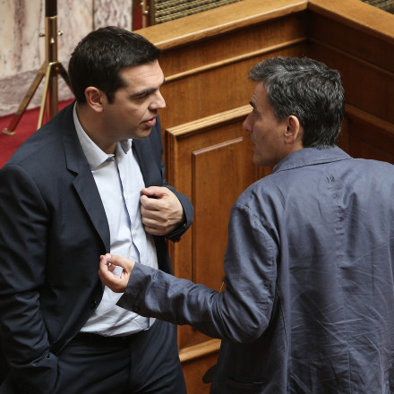 Ντοκιμαντέρ «Στο Χιλιοστό»: Το άγνωστο ραντεβού Τσίπρα-Γερμανού πρέσβη και η «ομολογία» Τσακαλώτου