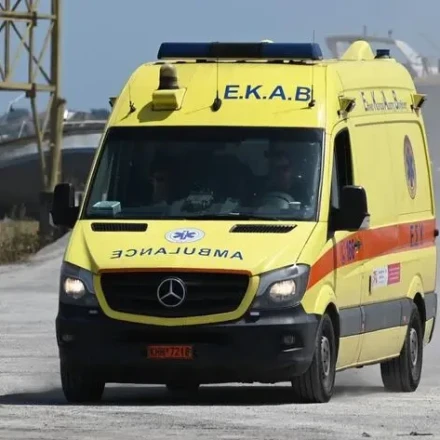 Απίστευτο περιστατικό στη Θάσο: Πλήρωμα του ΕΚΑΒ πλήρωσε εισιτήριο σε φέριμποτ ενώ μετέφερε ασθενή