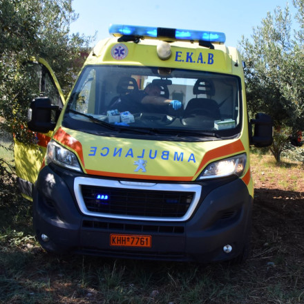 Ζάκυνθος: Διασωληνωμένη 20χρονη Βρετανίδα που παρασύρθηκε από μοτοσικλέτα στον Λαγανά
