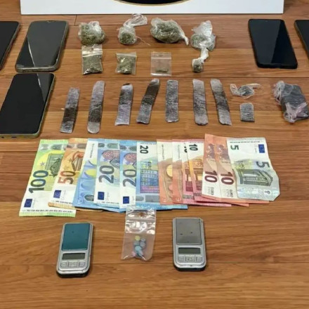 Πέντε συλλήψεις για διακίνηση ναρκωτικών στα Εξάρχεια - Βίντεο από την επιχείρηση της ΕΛ.ΑΣ