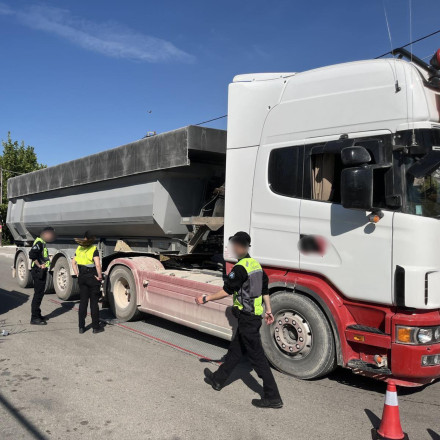 Δρόμοι-«καζάνι που βράζει»: 972 παραβάσεις σε μόλις 132 φορτηγά στην Αττική