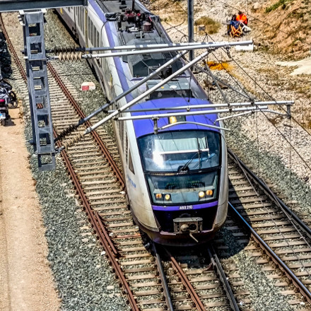 Άνδρας κρεμάστηκε από πεζογέφυρα για να αυτοκτονήσει - Χάος στα δρομολόγια του Προαστιακού
