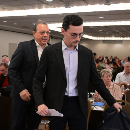 ΣΥΡΙΖΑ: Συνθήκες διάλυσης στην κορυφή της Κουμουνδούρου-Η παραίτηση Καλπάκη δημιουργεί νέα δεδομένα