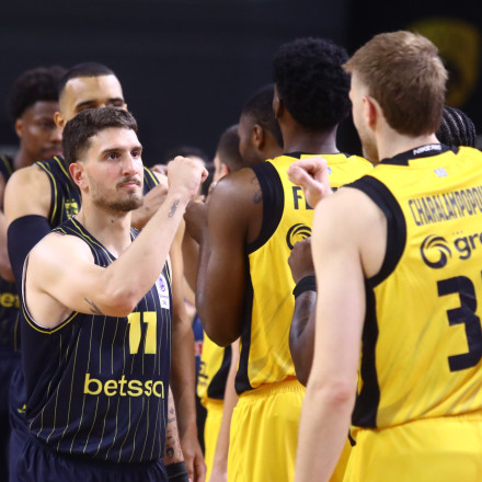 ΑΕΚ - Άρης 87-81: Η «Ένωση» κυριάρχησε κόντρα στους Θεσσαλονικείς και έκανε το 1-0