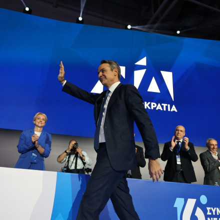Συσπείρωση χωρίς ρήξη: Μετά το Συνέδριο ο Κυριάκος Μητσοτάκης περιμένει το νέο πολιτικό τοπίο