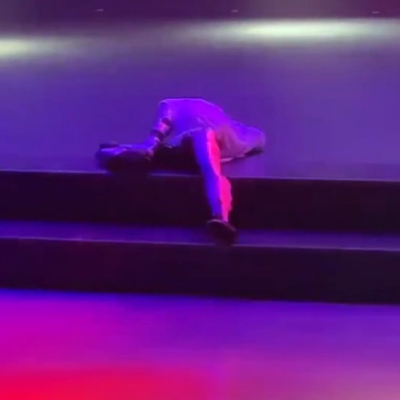 Ρομπότ έπαθε... breakdown ενώ έκανε το moonwalk του Μάικλ Τζάκσον - Δείτε το βίντεο