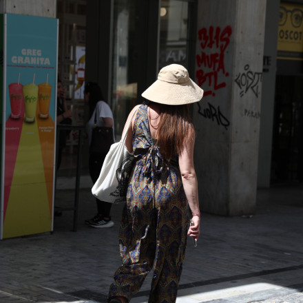 Η ζέστη... ανεβάζει στροφές - Καλοκαιρινός ο καιρός την Τετάρτη