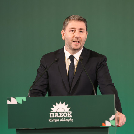 ΠΑΣΟΚ: Ετοιμάζει αντεπίθεση ο Ανδρουλάκης - Η μέγγενη των δημοσκοπήσεων και τα 6 βήματα κατά Τσίπρα