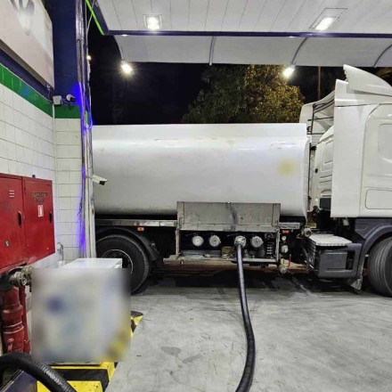 Εξαρθρώθηκε κύκλωμα νόθευσης υγρών καυσίμων – Εισήγαγε από τη Βουλγαρία χημικούς διαλύτες