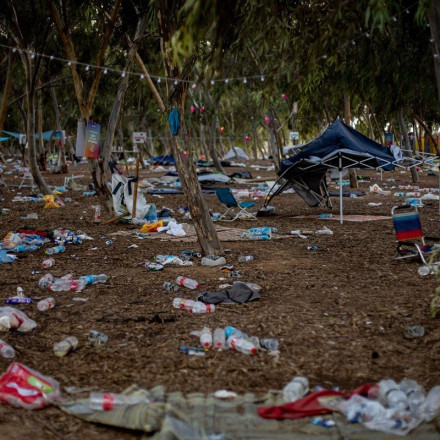 Σοκαριστικό βίντεο από το αιματοβαμμένο φεστιβάλ στο Ισραήλ: Πυροβολούν νέους ακόμη και στις τουαλέτες