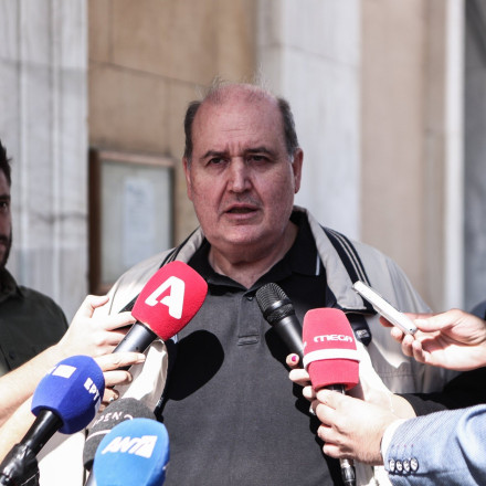 Φίλης εναντίον Κασσελάκη για τη διαγραφή Τζουμάκα