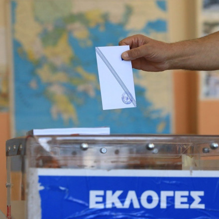 Οπαδός της ΑΕΚ πήγε στην κάλπη και… ψήφισε την αγαπημένη του ομάδα! [Vid]