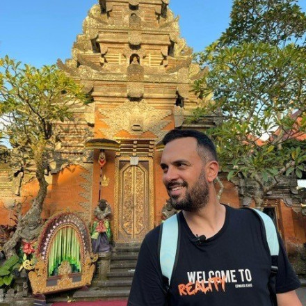 ACTION 24: Απόψε η πρεμιέρα του «Εεε Ρε Κόσμε»