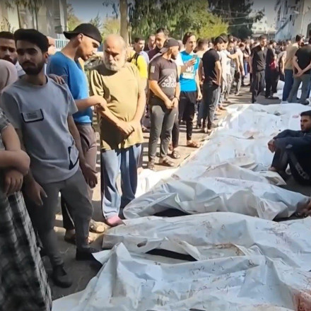 Σε απόγνωση οι ιατροδικαστές στο Ισραήλ – «Οι άνθρωποι κακοποιήθηκαν τόσο βάναυσα από τη Χαμάς που δεν αναγνωρίζονται» [vid]