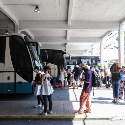 Απίστευτο: Επιβάτης ΚΤΕΛ ταξίδεψε στην μπαγκαζιέρα - Ο οδηγός τον κλείδωσε στις αποσκευές!