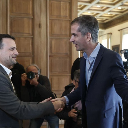 Σκληρή κόντρα Μπακογιάννη - Δούκα για το κλαμπ στη Βουλιαγμένης μετά την απόφαση που το ξανανοίγει