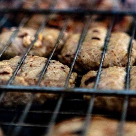 ΕΦΕΤ: Ανακαλεί νωπά μπιφτέκια γνωστής εταιρείας λόγω σαλμονέλας