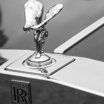 Rolls-Royce: Προχωρά σε 2.500 απολύσεις