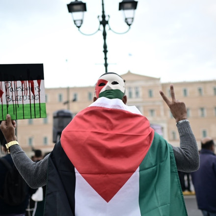 Συγκέντρωση υπέρ Παλαιστινίων Σύνταγμα –Υπέρ Ισραήλ στην πρεσβεία Ψυχικού