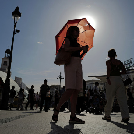 Με ζέστη και υψηλές θερμοκρασίες ξεκινά ο Ιούνιος στην Ελλάδα – «Βράζει» από καύσωνα η Δυτική Ευρώπη