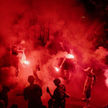 Le Parisien:Ένας νεκρός, σε κώμα 17χρονος από τα άγρια επεισόδια στη Γαλλία μετά το Champions League