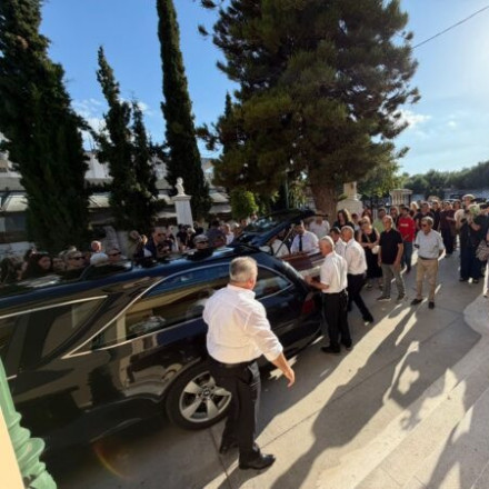 Θρήνος στην κηδεία της Βασιλικής - Σοκάρει η μαρτυρία δικηγόρου για την 39χρονη