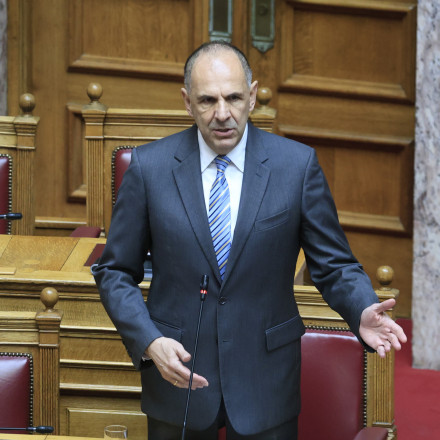 Μόνιμος υπηρεσιακός υφυπουργός Εξωτερικών: Κόντρα για την τροπολογία και καρφιά Γεραπετρίτη σε ΠΑΣΟΚ