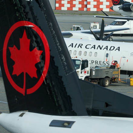 Πιλότος της Air Canada μετέφερε επιβάτες για 17 χρόνια με πλαστή άδεια
