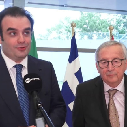 Συνάντηση Πιερρακάκη - Γιούνκερ: Συγκινημένος ο πρώην πρόεδρος του Eurogroup - «Αγωνίστηκα πολύ...»