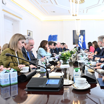 Κάλπες: 70-30 για το 2027 αλλά η προεκλογική «μανία» απειλεί το κυβερνητικό έργο