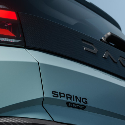 Νέο Dacia Spring: Το ηλεκτρικό πόλης που φέρνει την άνοιξη στις μετακινήσεις