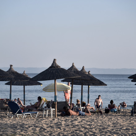 Απαγόρευση κολύμβησης σε παραλία του δήμου Σιθωνίας μετά από βλάβη στον βιολογικό καθαρισμό