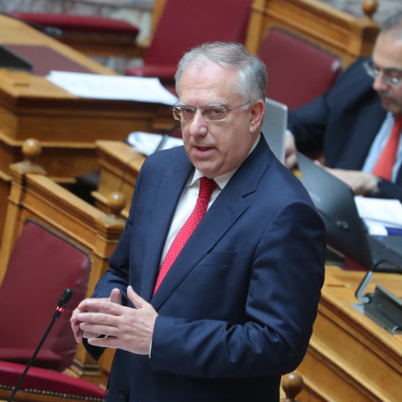 Θεοδωρικάκος: «Το πλαφόν στο κέρδος απέδωσε – Μειώσεις σε 2.000 προϊόντα με μέση πτώση 5%»