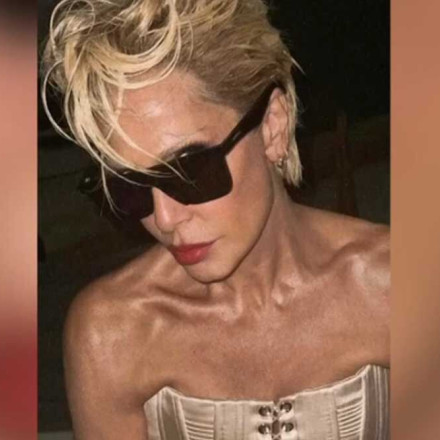Η Άννα Βίσση  με νέο εντυπωσιακό  look  λίγο πριν τη συναυλία της  στο ΟΑΚΑ