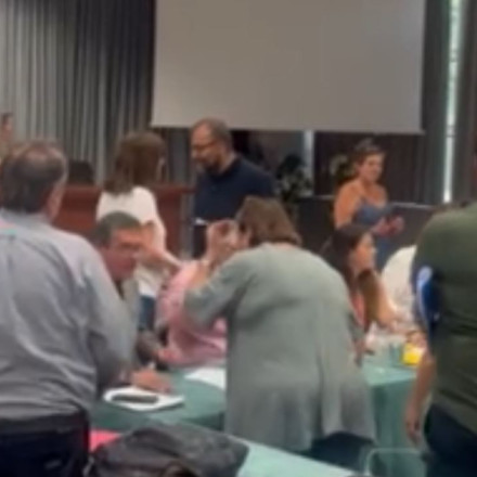 Μαρούσι: Φωνές, αποδοκιμασίες και ένταση στη συνεδρίαση της Δημοτικής Επιτροπής