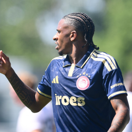 Ολυμπιακός-Λέουβεν 1-1: Τιμωρήθηκαν στα τελευταία λεπτά οι «ερυθρόλευκοι» στο 2ο φιλικό