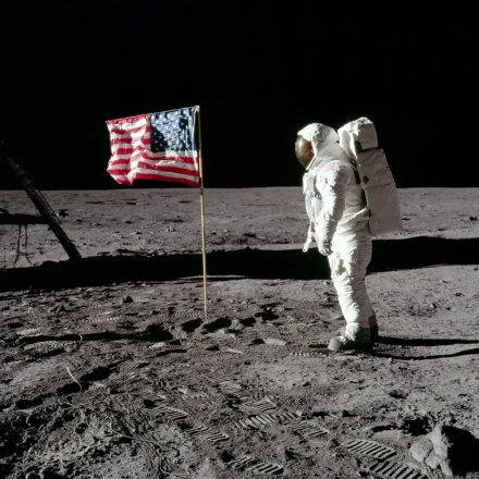 Πήγαμε στη Σελήνη; Η αλήθεια πίσω από το Apollo 11 - Οι θεωρίες συνωμοσίας και οι απαντήσεις