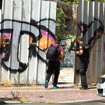 Κυψέλη: Τι εξετάζουν οι Αρχές για το πτώμα σε βαλίτσα - Αναμονή για τα αποτελέσματα της νεκροψίας