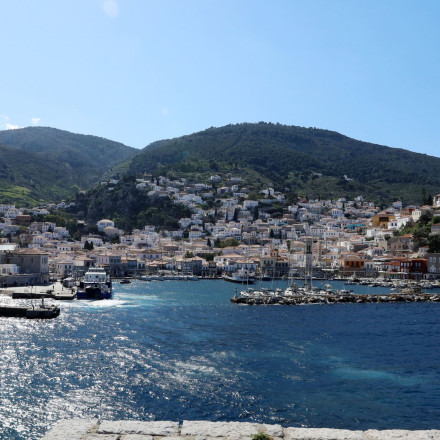 Το Άγιον Όρος μέσα από 115 έργα του Γιώργου Ταξίδη στην Ύδρα