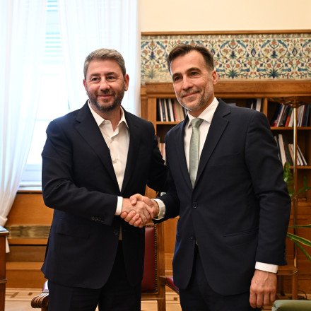 ΠΑΣΟΚ: Στην Κοινοβουλευτική Ομάδα ο Μιχάλης Χουρδάκης - Η συνάντηση με τον Νίκο Ανδρουλάκη