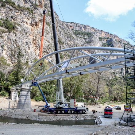 Τέμπη: Ολοκληρώνεται η νέα γέφυρα Αγίας Παρασκευής στον Πηνειό