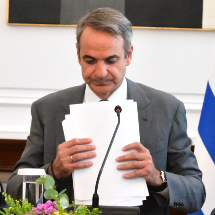Μητσοτάκης για την τραγωδία στην Ψάθα: «Η απώλεια των δύο πυροσβεστών μας γεμίζει όλους οδύνη»