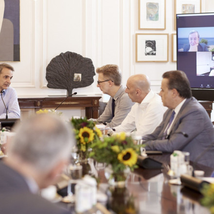 Τεχνητή νοημοσύνη: Πρώτη συνεδρίαση της επιτροπής - Έγινε πιλοτικό πείραμα