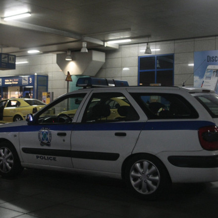 Χειροπέδες και απέλαση από την Ελλάδα για 21 Ιταλούς φασίστες