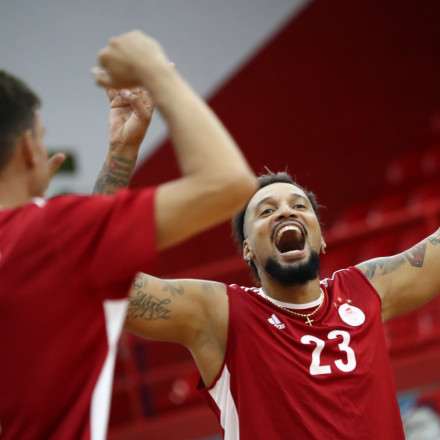 Ολυμπιακός - Ράτνικ 3-1: «Κλείδωσε» την πρόκριση και... πάει για την πρωτιά