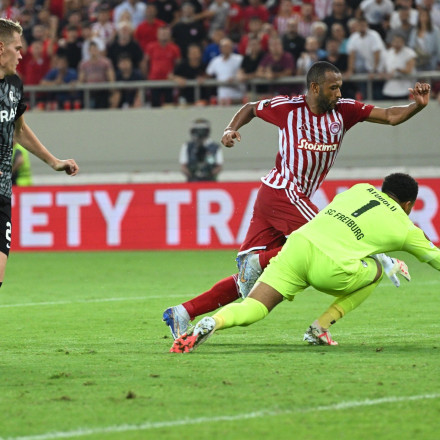 Ολυμπιακός - Γουέστ Χαμ, 19:45, Cosmote Sport 3HD