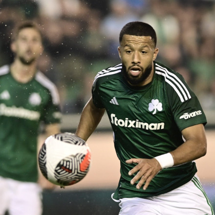 Κάκωση στο γόνατο ο Βιλένα, δεν ανησυχούν στον Παναθηναϊκό