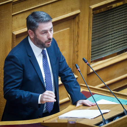 ΠΑΣΟΚ: Σειρά νομοθετικών πρωτοβουλιών για τα κόκκινα δάνεια