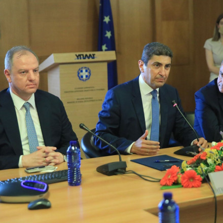 Την παραίτηση της διοίκησης του ΟΠΕΚΕΠΕ ζήτησε ο Αυγενάκης